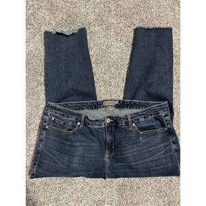 ❤️TORRID Feel The Fit Crop Boyfriend Jeans Sz22